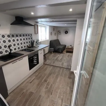 La Porte Bleue Neuville-de-Poitou