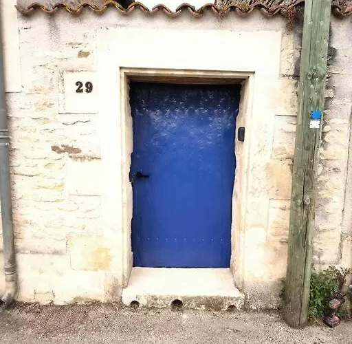 La Porte Bleue